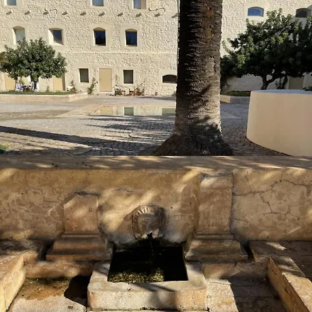 Luxury Penthouse With 2 Pools In A Monastery Apartmán *