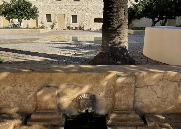 Luxury Penthouse With 2 Pools In A Monastery 아파트 *